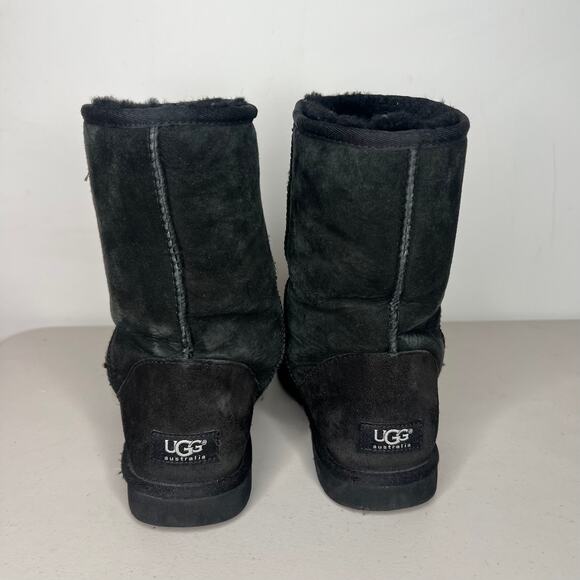 UGG Australia Black Genuine Sheepskin Classic Short Boot Size 9 - Picture 4 of 9